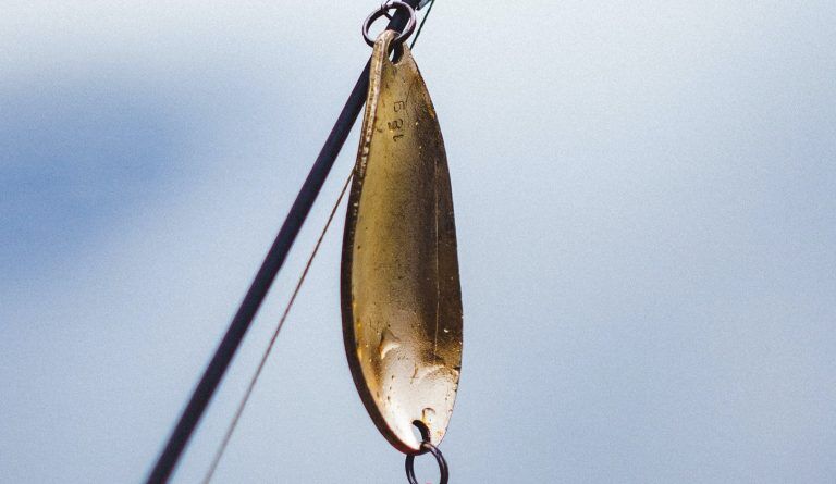How To Rig A Spoon For Trout - Fishing Maestro